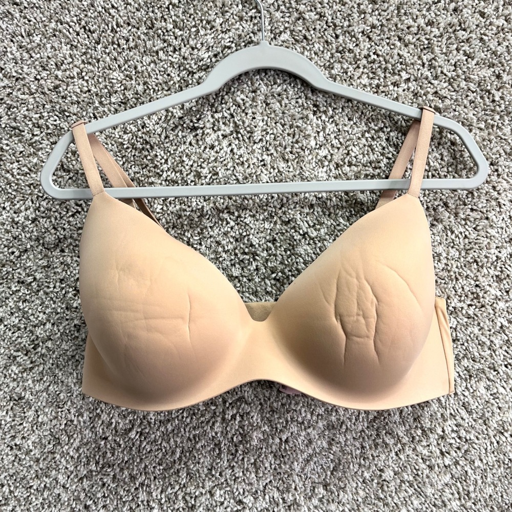 Victoria's Secret Bra Women's 38DD Body by Victoria Beige Nude Lined Demi